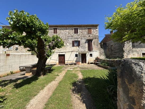 istra-novigrad-starina-u-okolici-novigrada-big-1